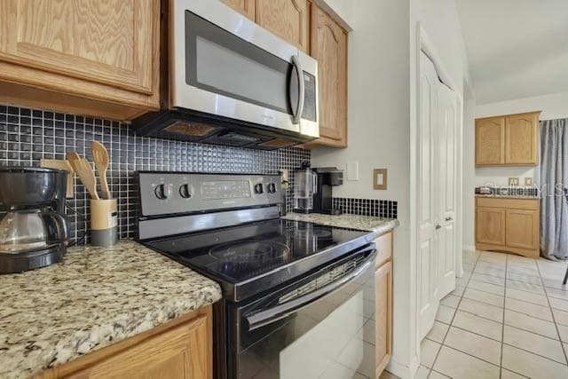 340 SAVOY STREET — photo 18 of 63