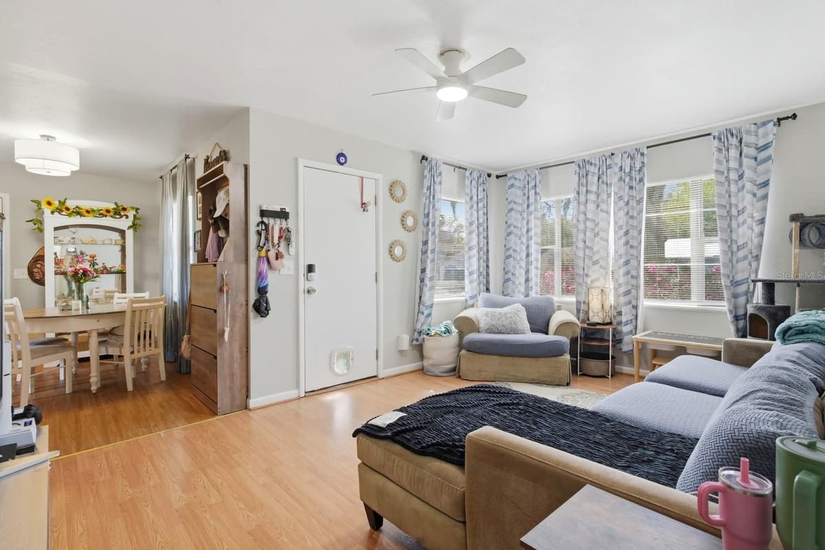2627 MYRTLE AVENUE — photo 7 of 24