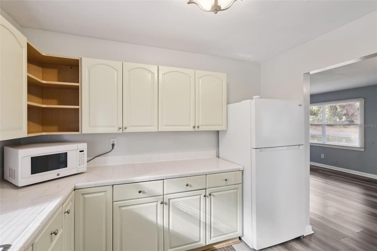 902 GALENA AVENUE — photo 8 of 20