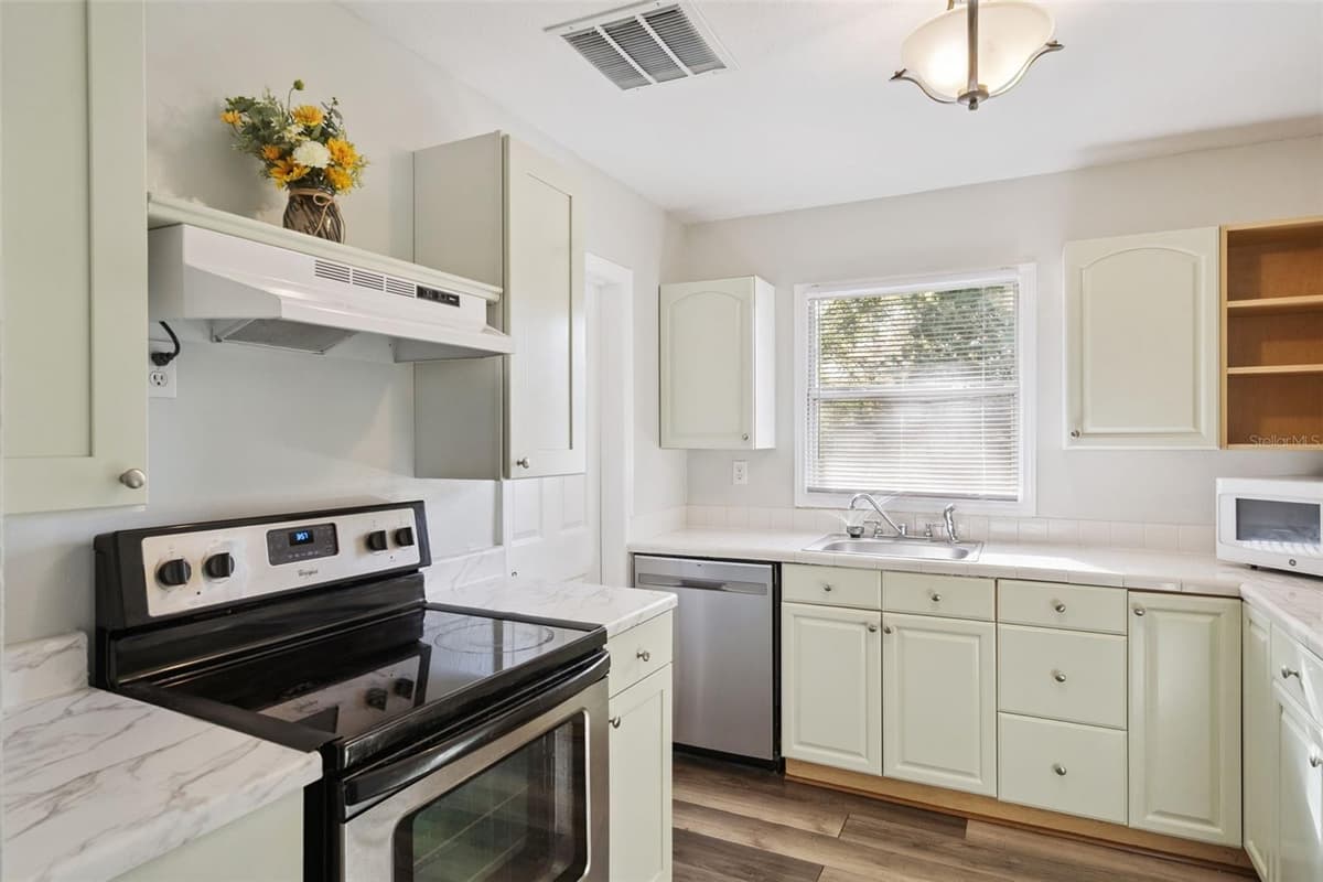 902 GALENA AVENUE — photo 6 of 20