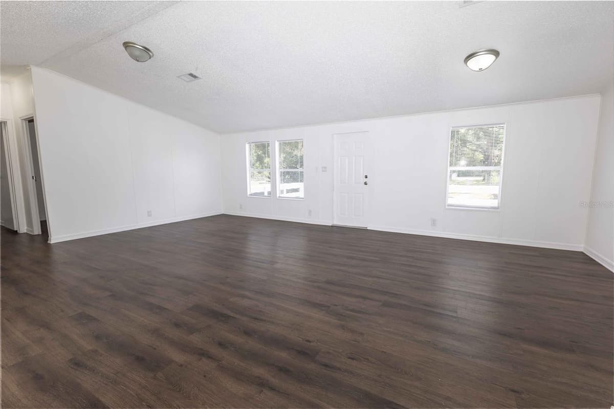 4872 EVANS STREET — photo 6 of 25