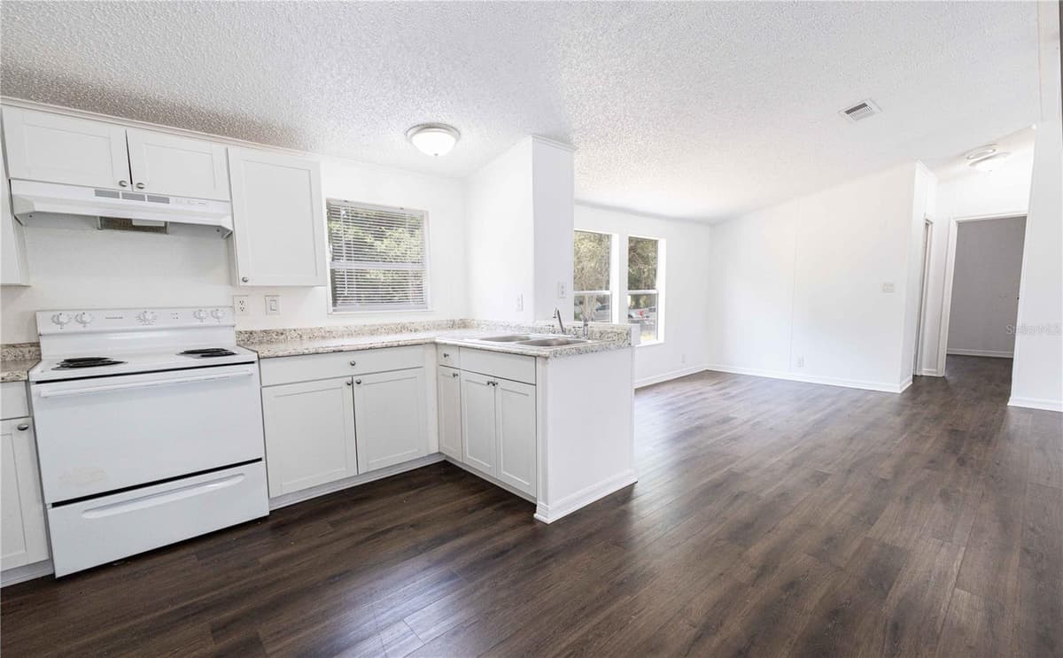 4872 EVANS STREET — photo 8 of 25