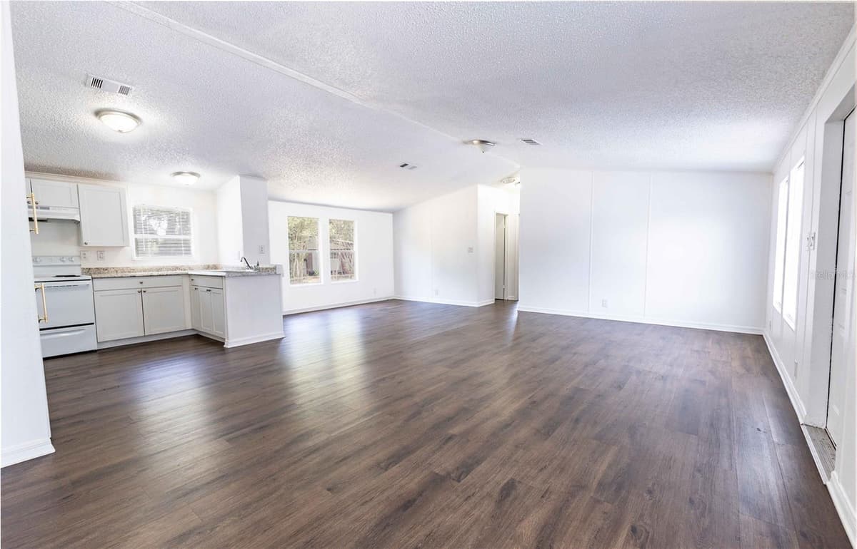 4872 EVANS STREET — photo 4 of 25