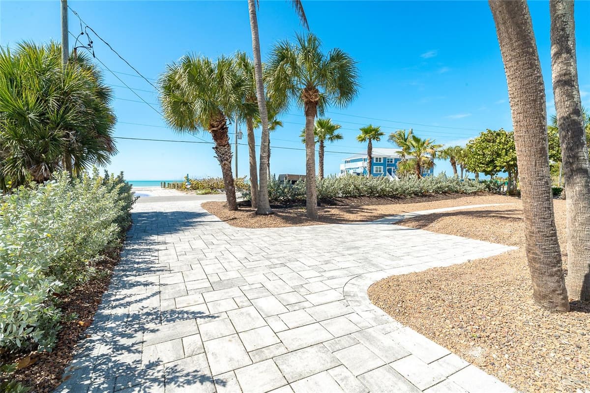 230 GULF BOULEVARD — photo 6 of 90