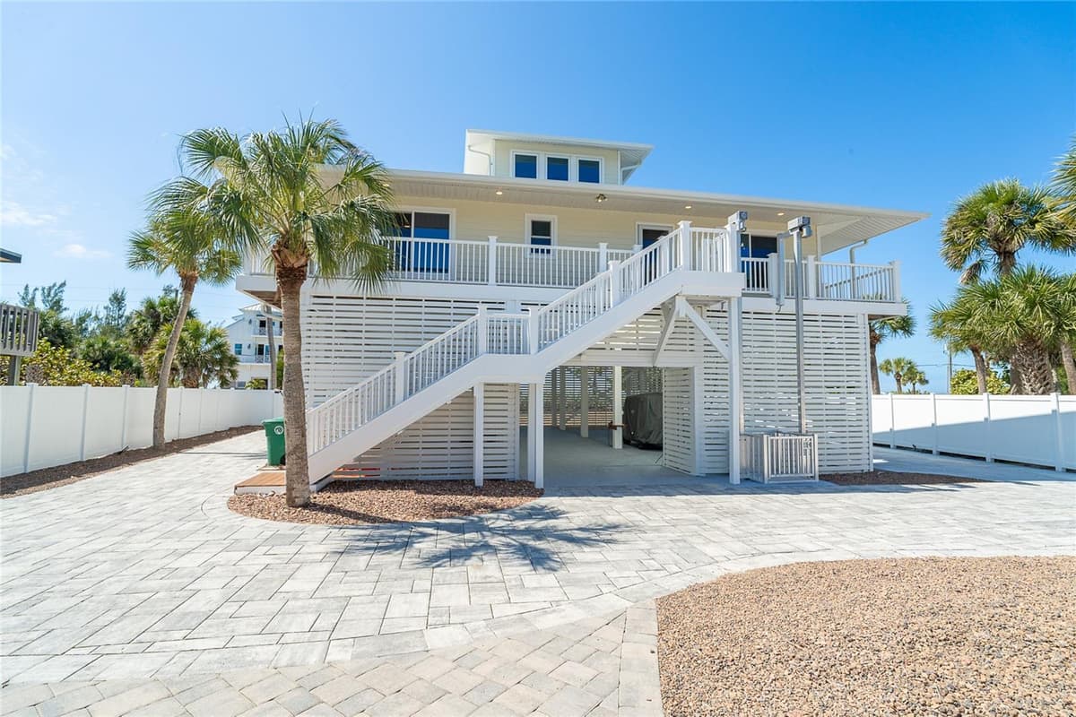 230 GULF BOULEVARD — photo 14 of 90