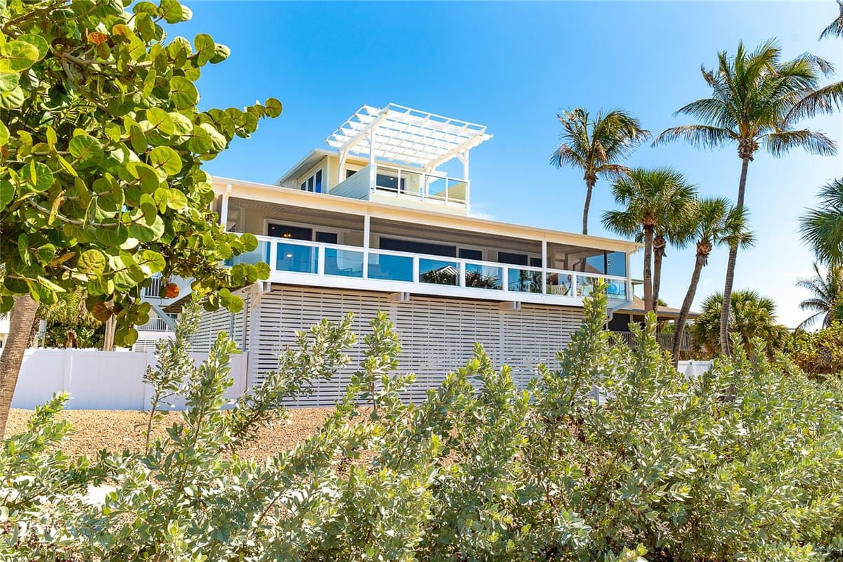 230 GULF BOULEVARD — photo 4 of 90