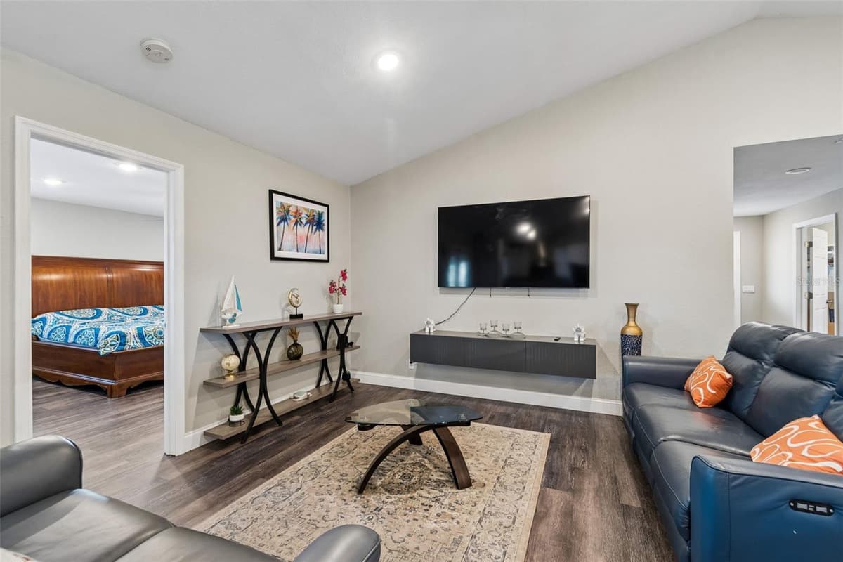 9901 BAY DRIVE — photo 15 of 67