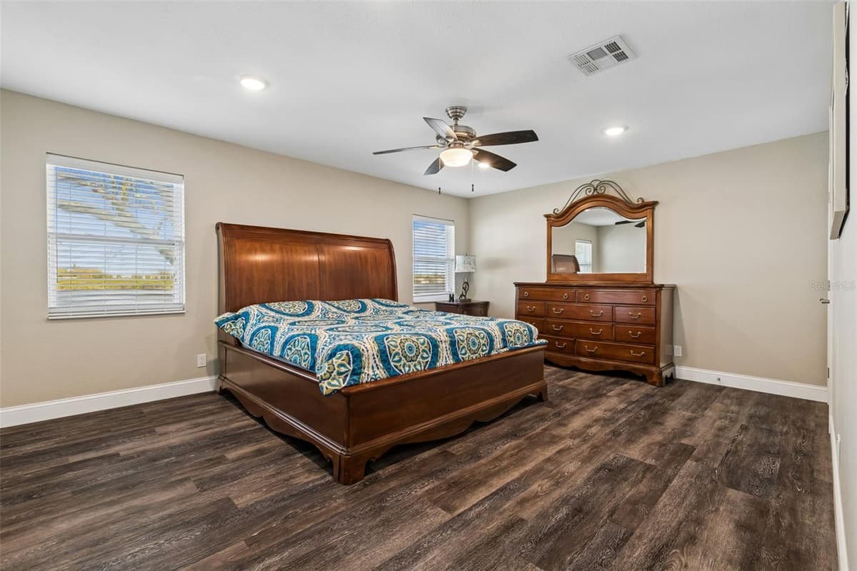 9901 BAY DRIVE — photo 16 of 67