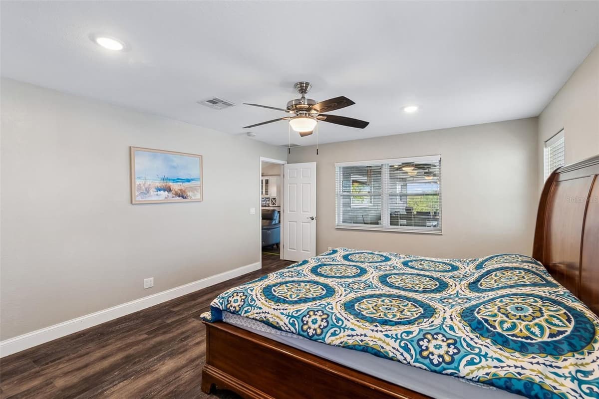 9901 BAY DRIVE — photo 17 of 67