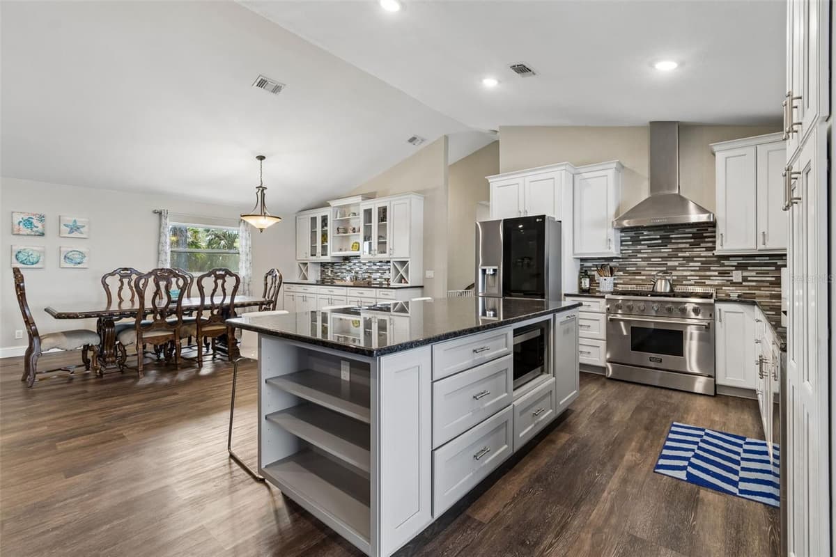 9901 BAY DRIVE — photo 10 of 67
