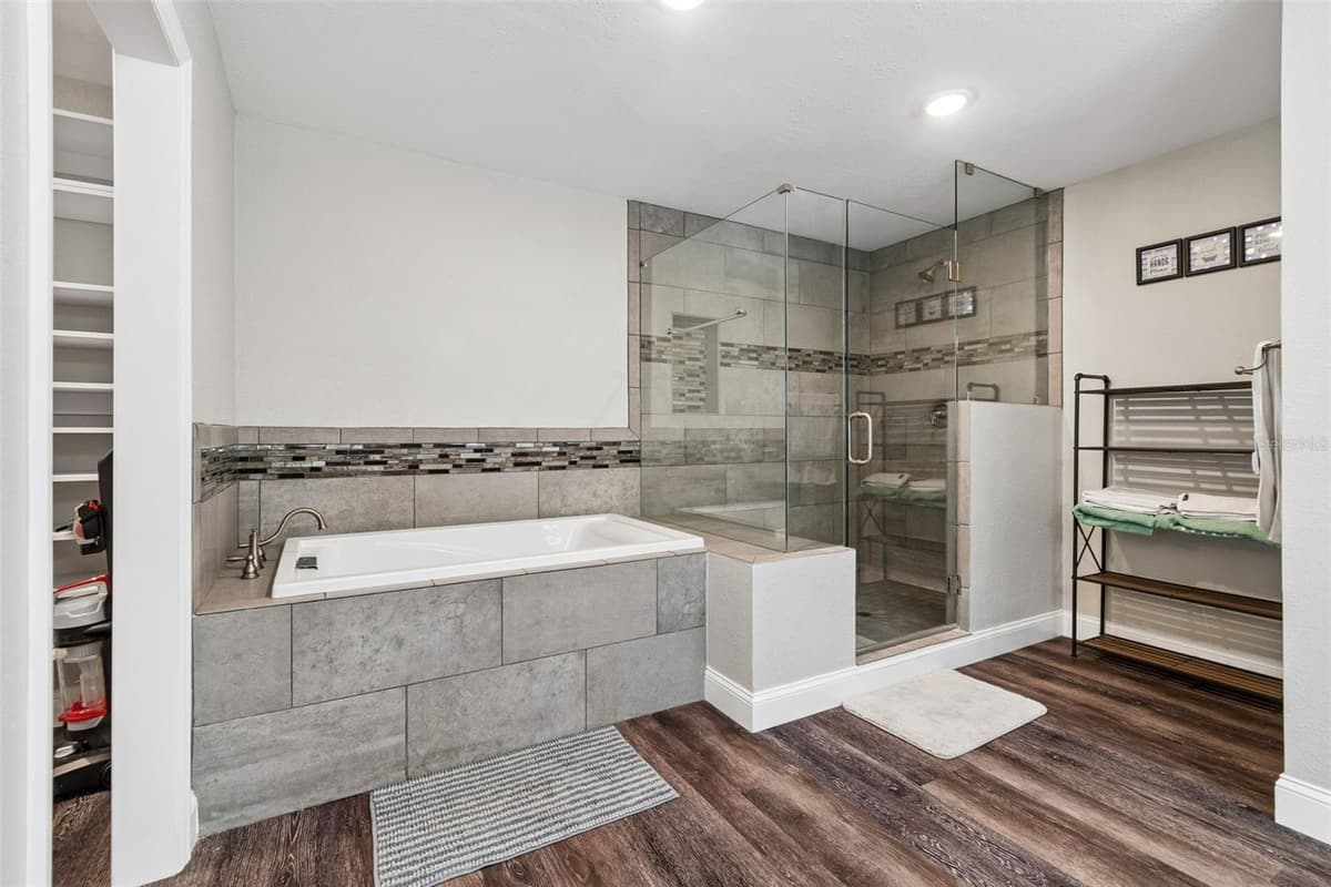 9901 BAY DRIVE — photo 19 of 67