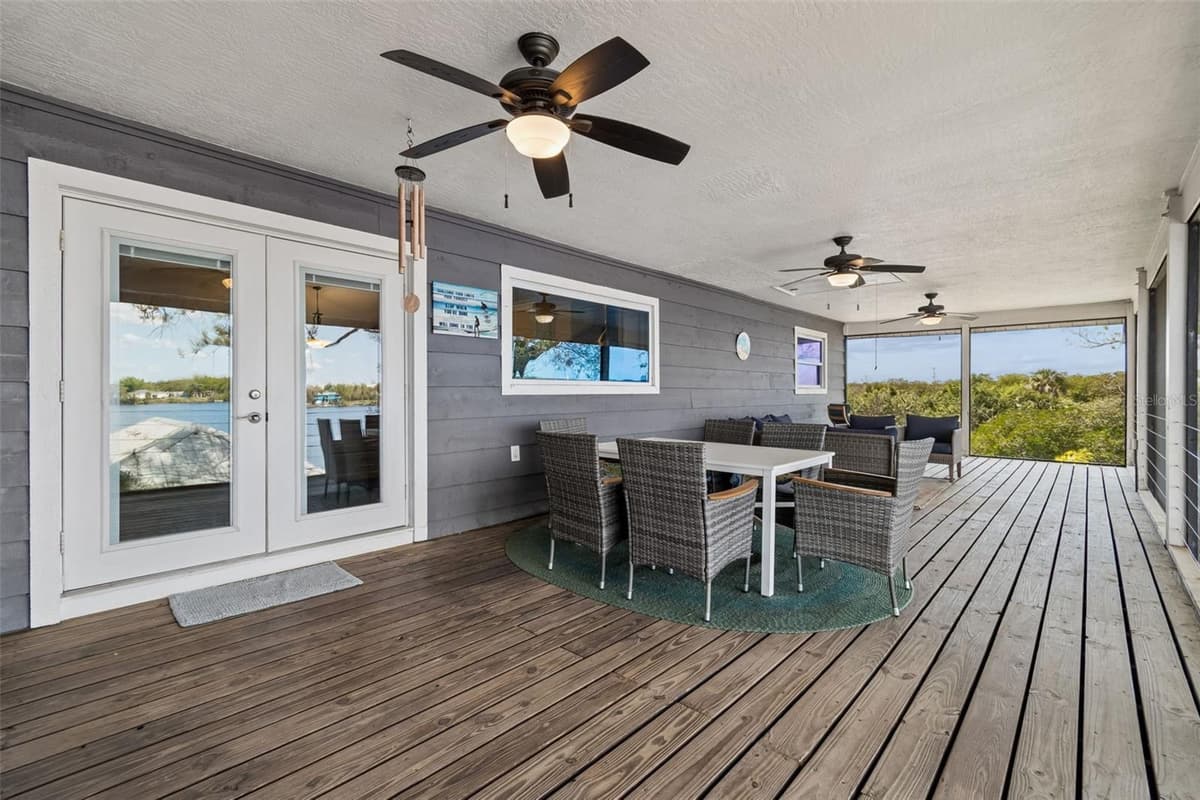 9901 BAY DRIVE — photo 13 of 67