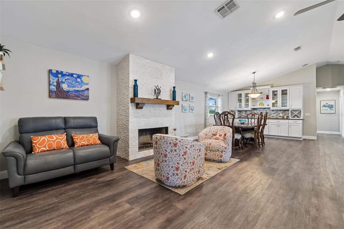9901 BAY DRIVE — photo 5 of 67