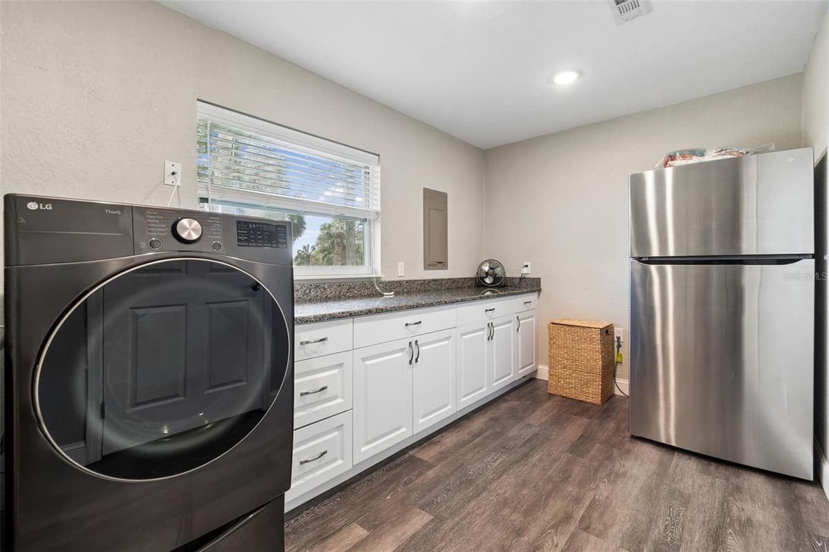 9901 BAY DRIVE — photo 31 of 67