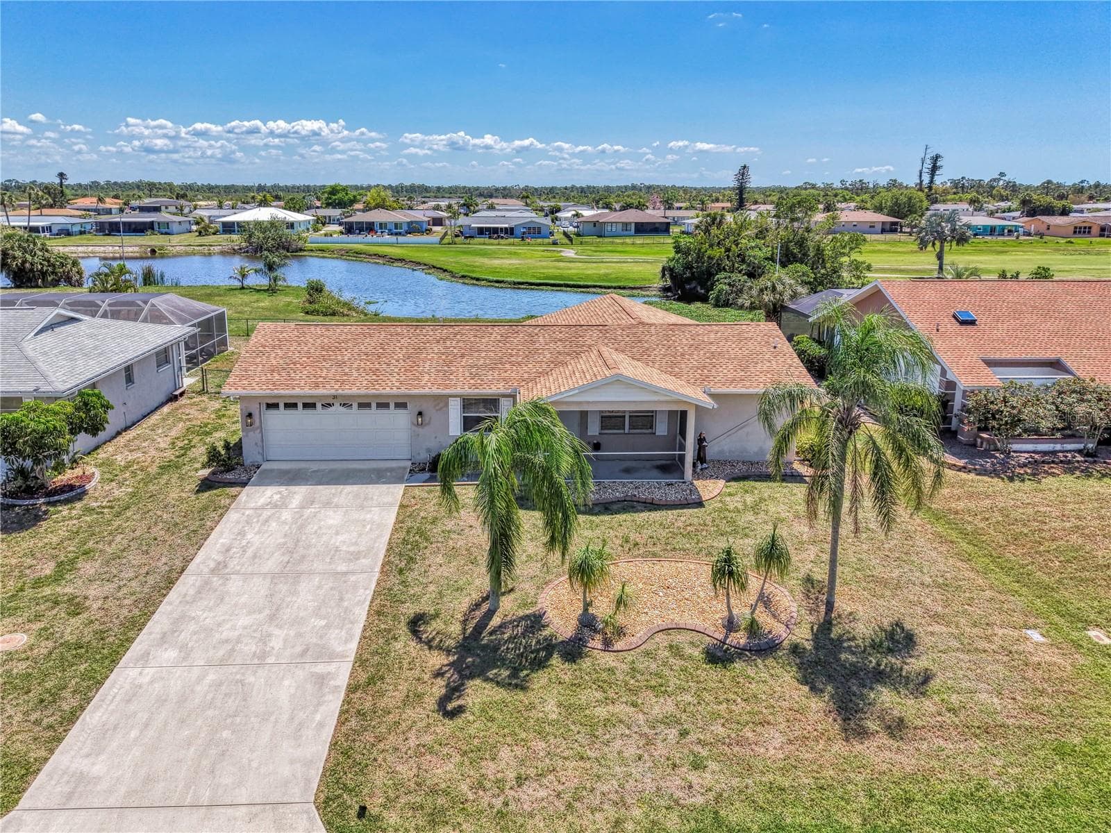 31 OAKLAND HILLS COURT