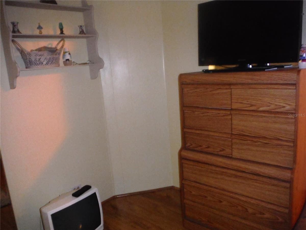 38 DEER TRAIL COURT — photo 13 of 40