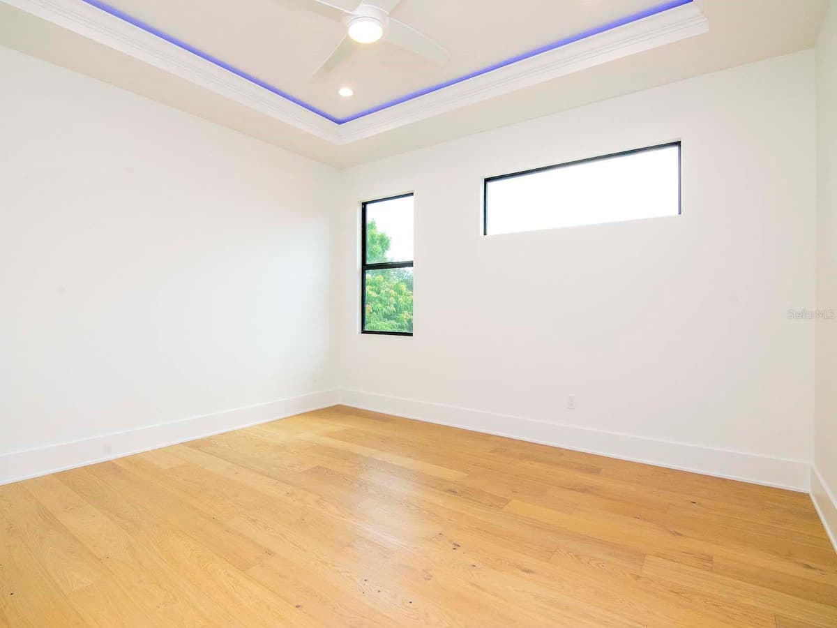 654 GENEVA PLACE — photo 29 of 55