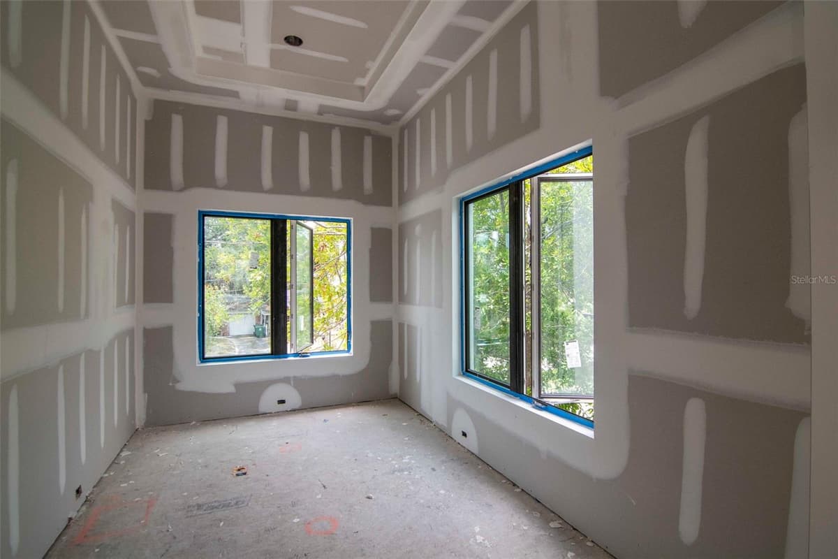 654 GENEVA PLACE — photo 19 of 55