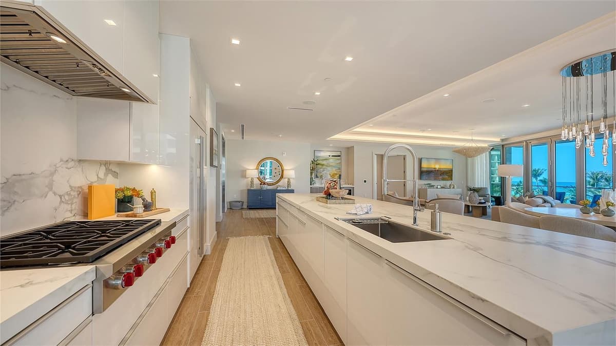1561 GULF OF MEXICO DRIVE — photo 13 of 69