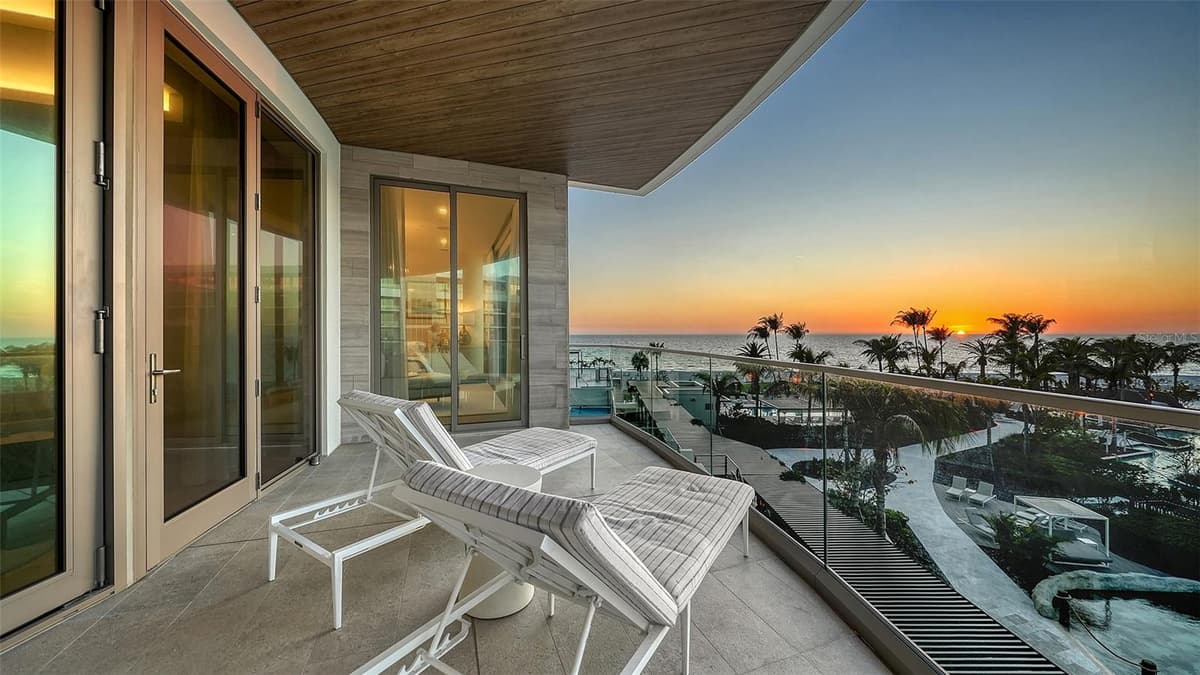 1561 GULF OF MEXICO DRIVE — photo 54 of 69