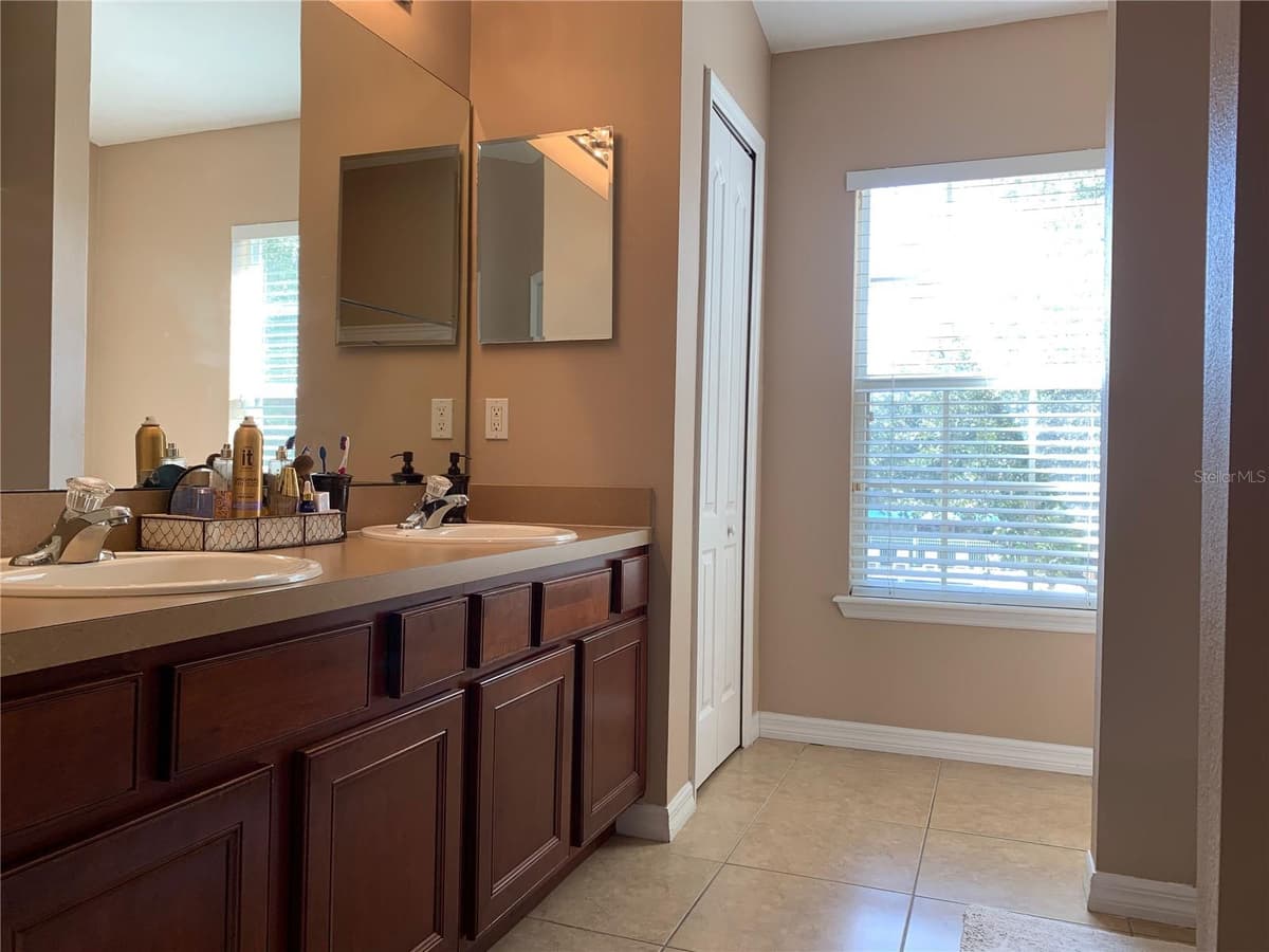 7117 HARMONY SQUARE DRIVE — photo 17 of 35