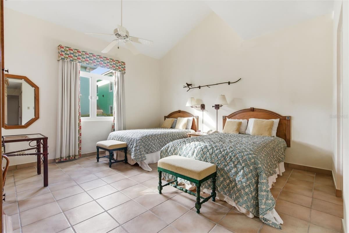 Las Casitas I 1000 AVENUE EL CONQUISTADOR — photo 11 of 36