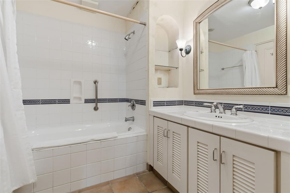 Las Casitas I 1000 AVENUE EL CONQUISTADOR — photo 18 of 36