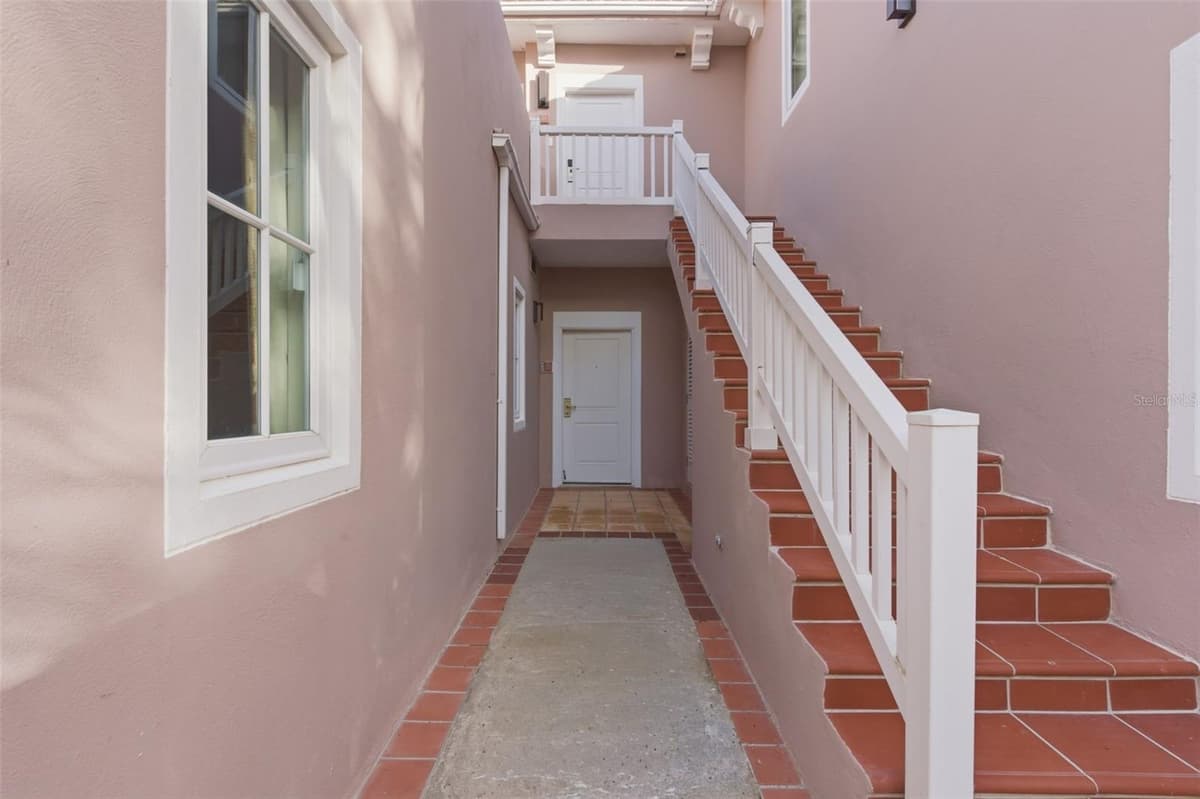 Las Casitas I 1000 AVENUE EL CONQUISTADOR — photo 2 of 36