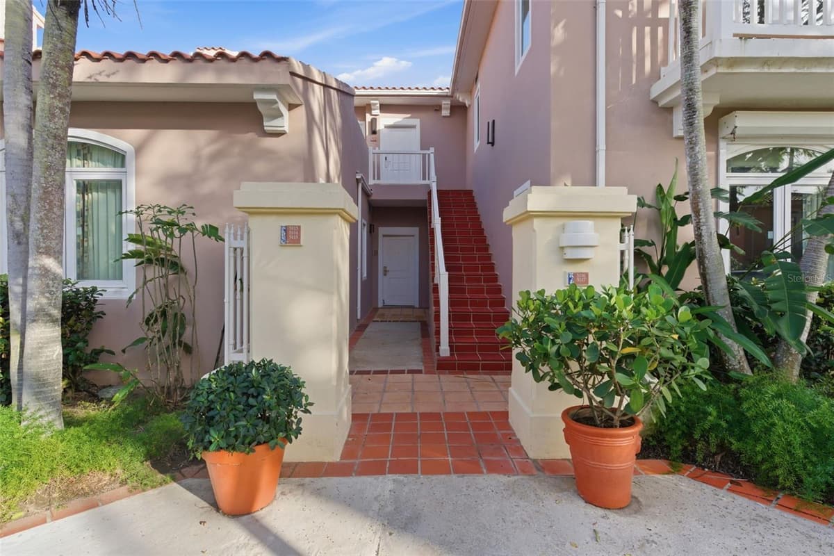 Las Casitas I 1000 AVENUE EL CONQUISTADOR — photo 1 of 36