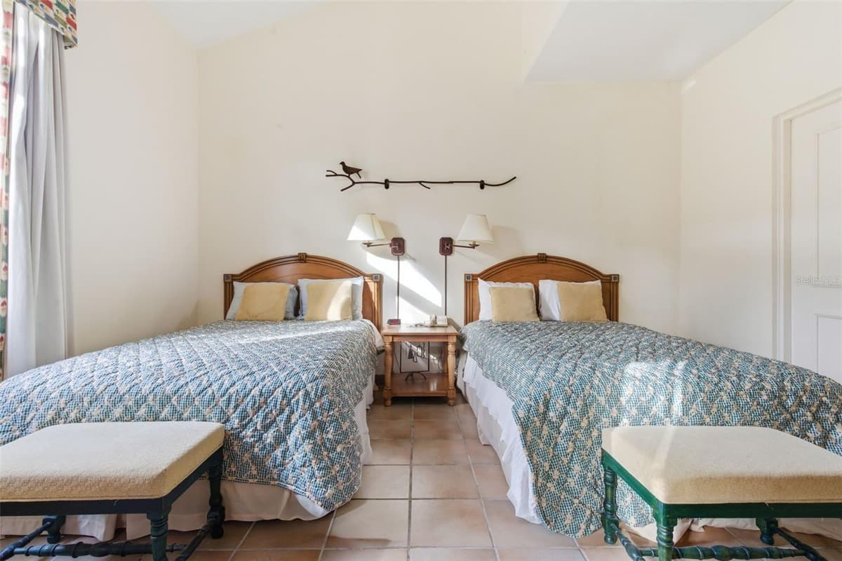 Las Casitas I 1000 AVENUE EL CONQUISTADOR — photo 10 of 36