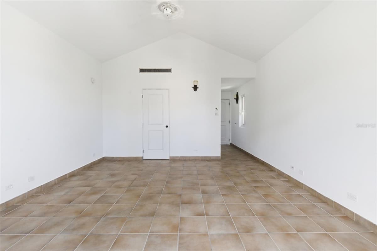 Las Casitas I 1000 AVENUE EL CONQUISTADOR — photo 11 of 39
