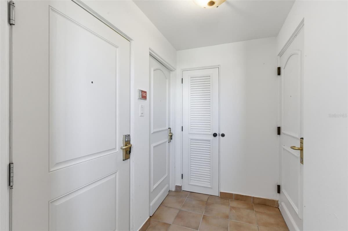 Las Casitas I 1000 AVENUE EL CONQUISTADOR — photo 10 of 39