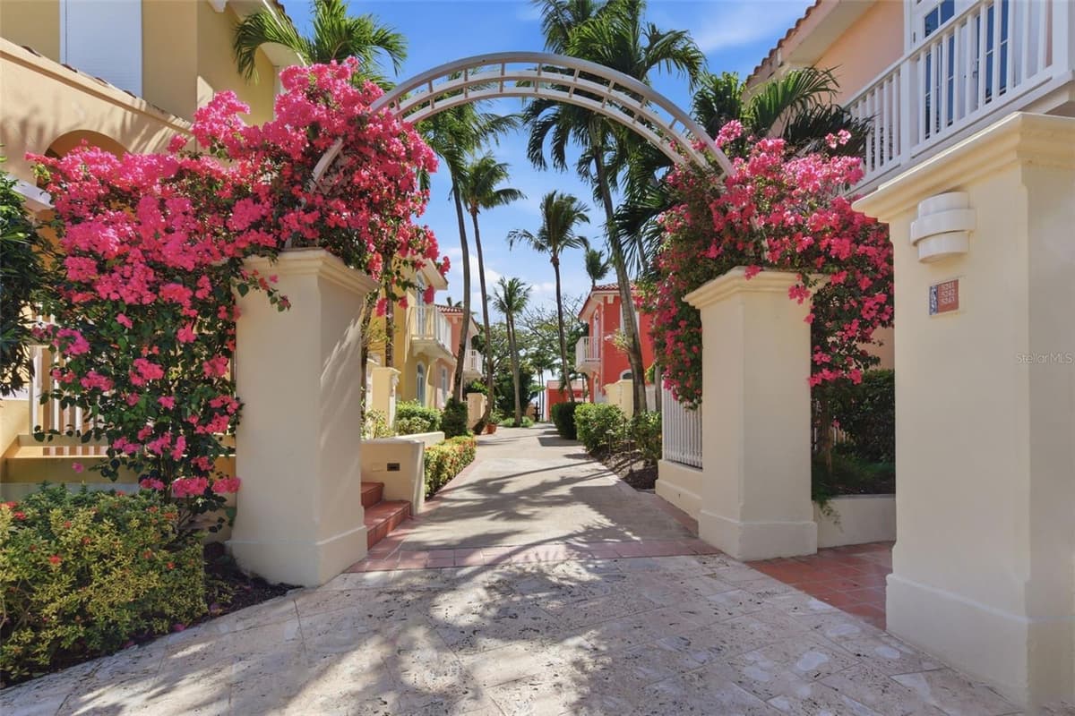Las Casitas I 1000 AVENUE EL CONQUISTADOR — photo 15 of 39