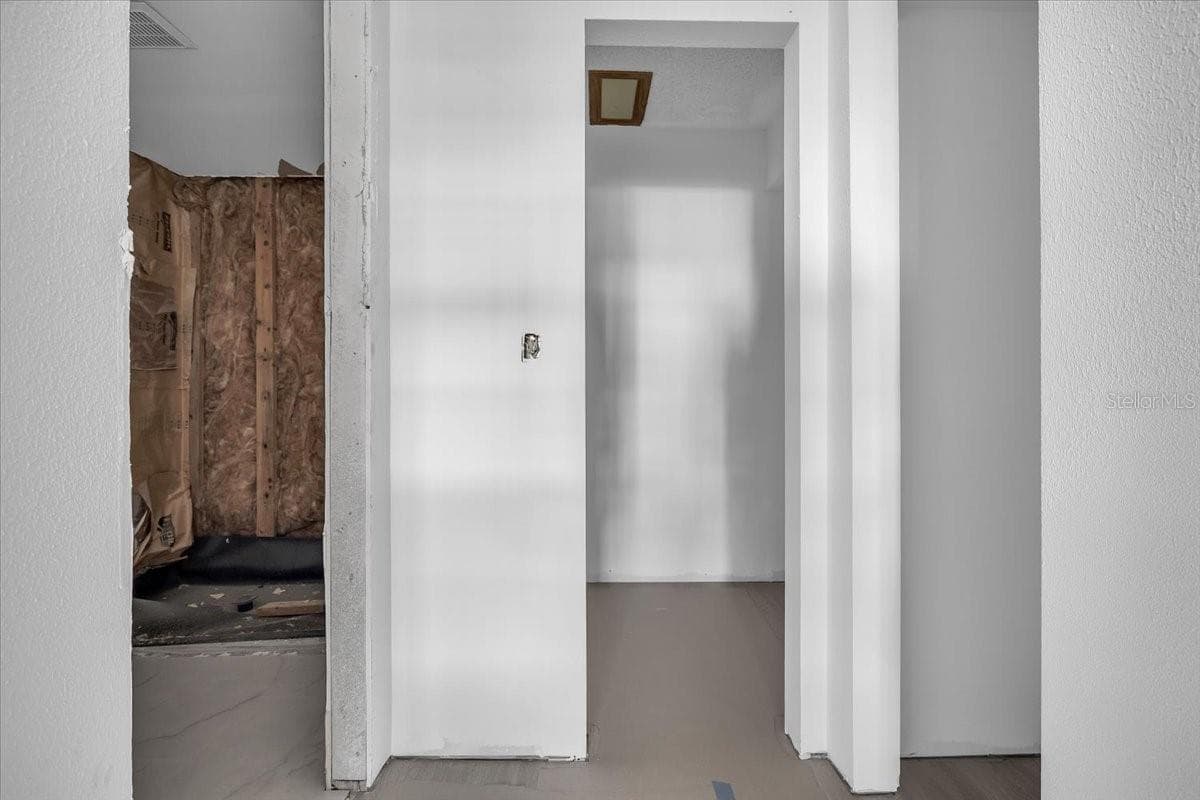 7043 NEW POST DRIVE — photo 15 of 35