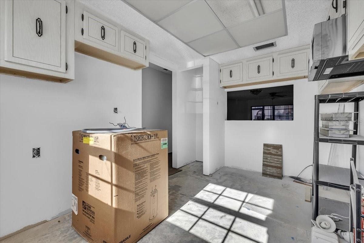 7043 NEW POST DRIVE — photo 10 of 35