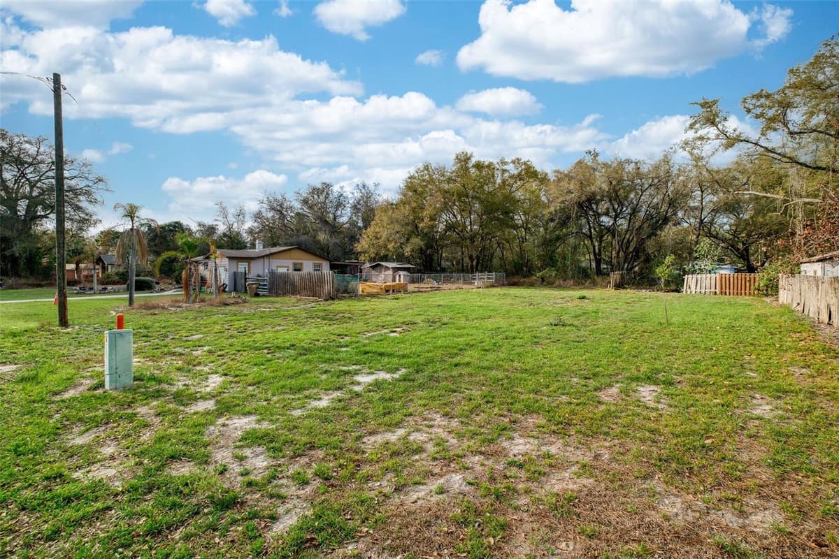 LAKE GRIFFIN ROAD — photo 11 of 14