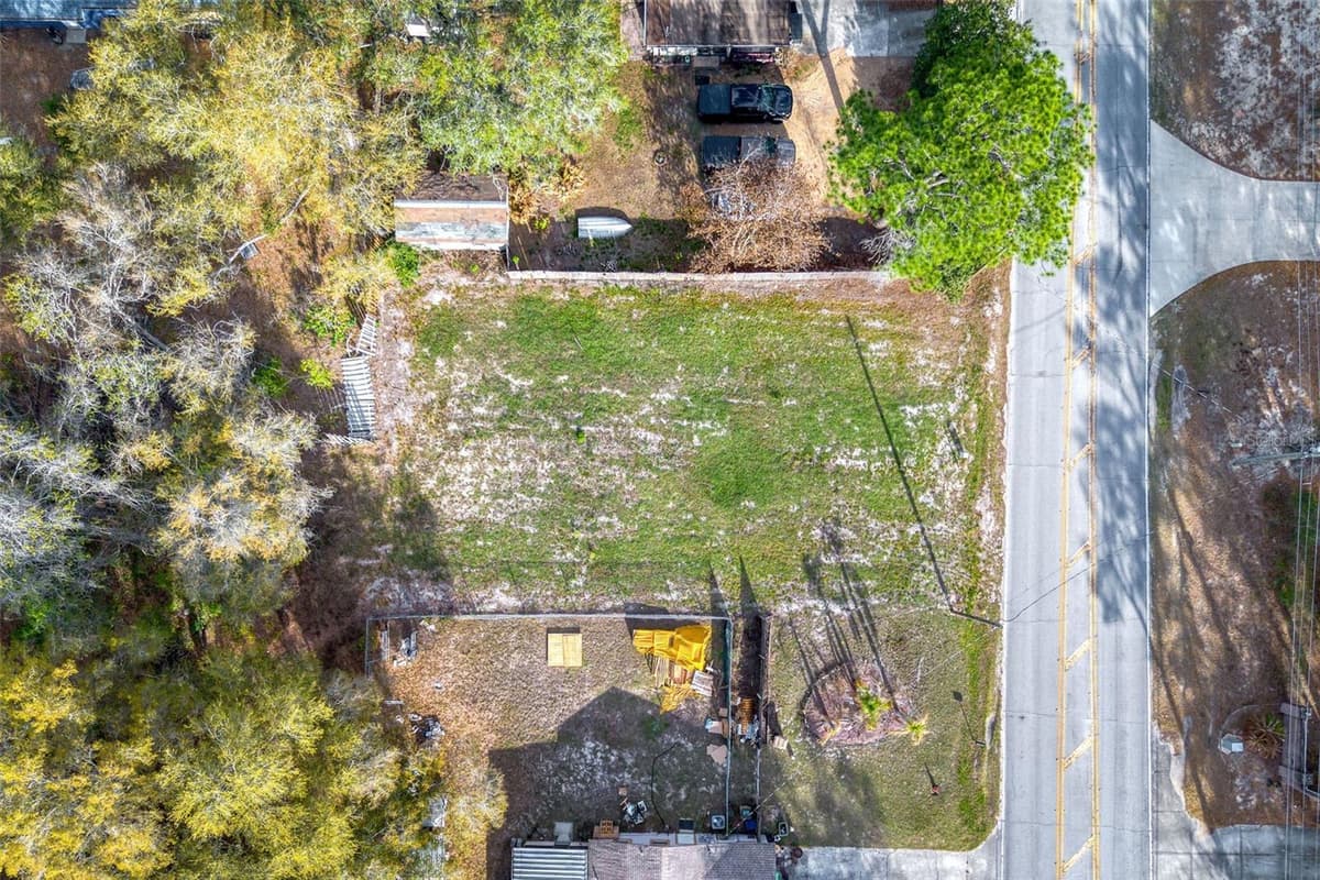 LAKE GRIFFIN ROAD — photo 2 of 14