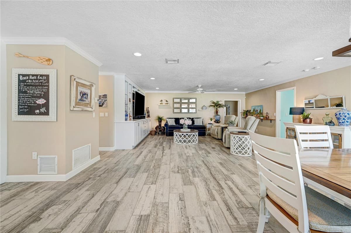 231 OCEAN BOULEVARD — photo 36 of 83