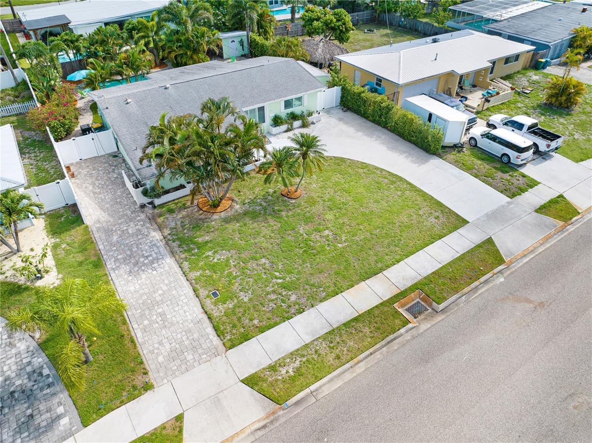 231 OCEAN BOULEVARD — photo 20 of 83
