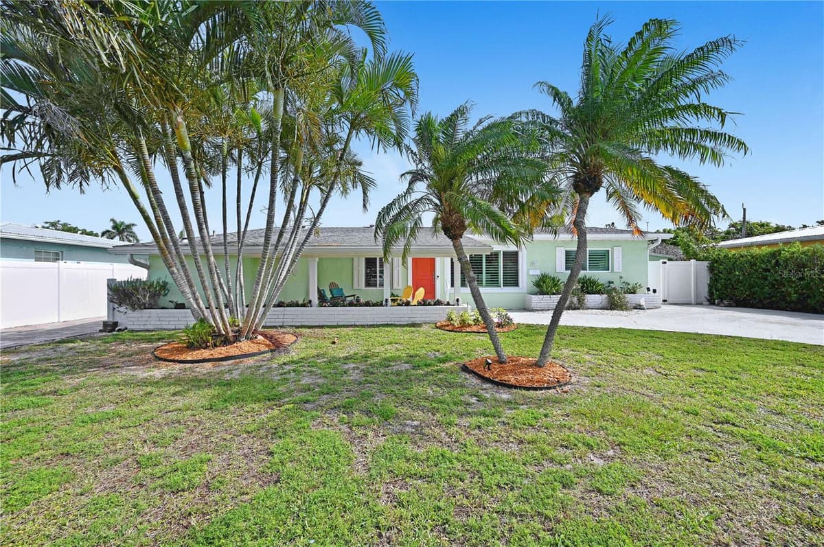 231 OCEAN BOULEVARD — photo 2 of 83