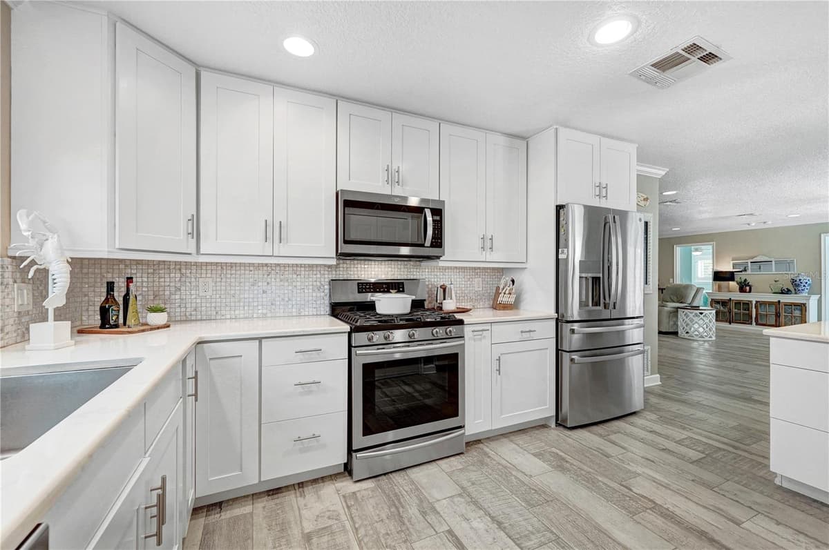 231 OCEAN BOULEVARD — photo 46 of 83