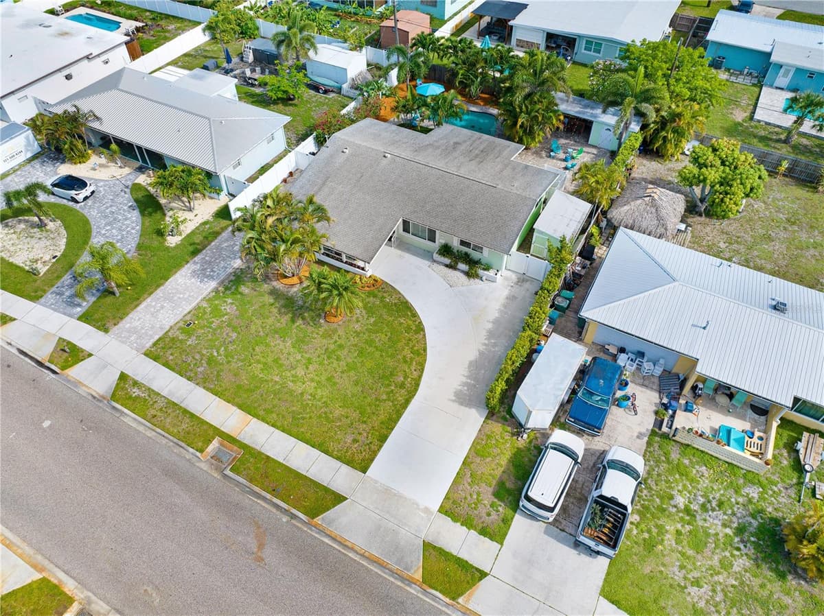 231 OCEAN BOULEVARD — photo 17 of 83