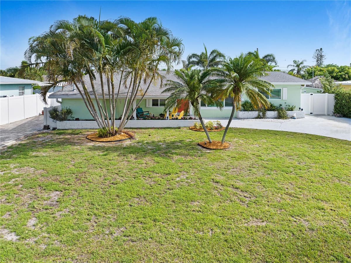 231 OCEAN BOULEVARD — photo 27 of 83