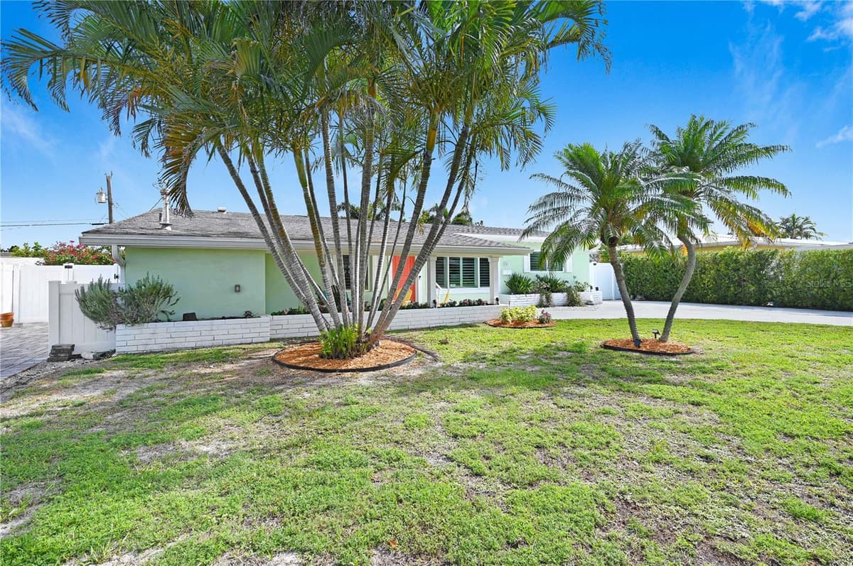 231 OCEAN BOULEVARD — photo 33 of 83