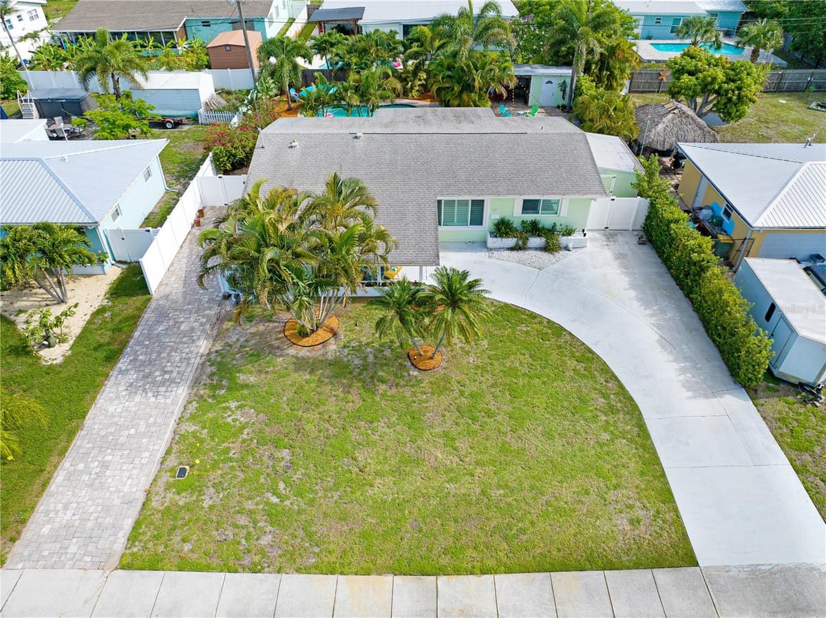 231 OCEAN BOULEVARD — photo 21 of 83