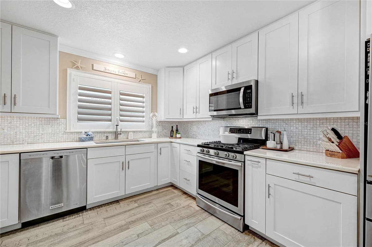 231 OCEAN BOULEVARD — photo 45 of 83