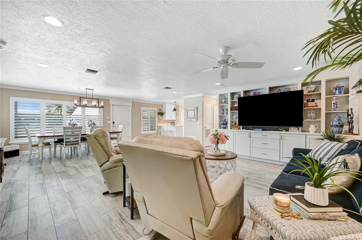 231 OCEAN BOULEVARD — photo 40 of 83