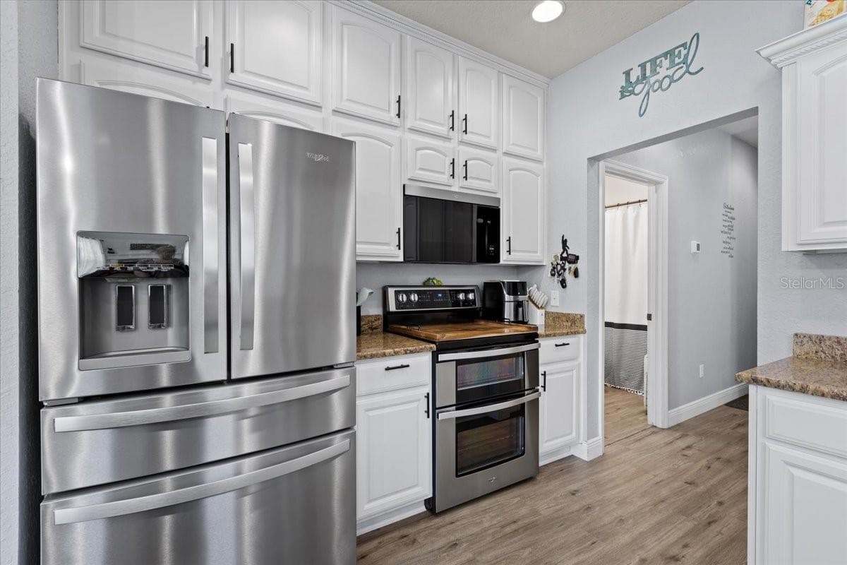 2600 48TH AVENUE — photo 9 of 100