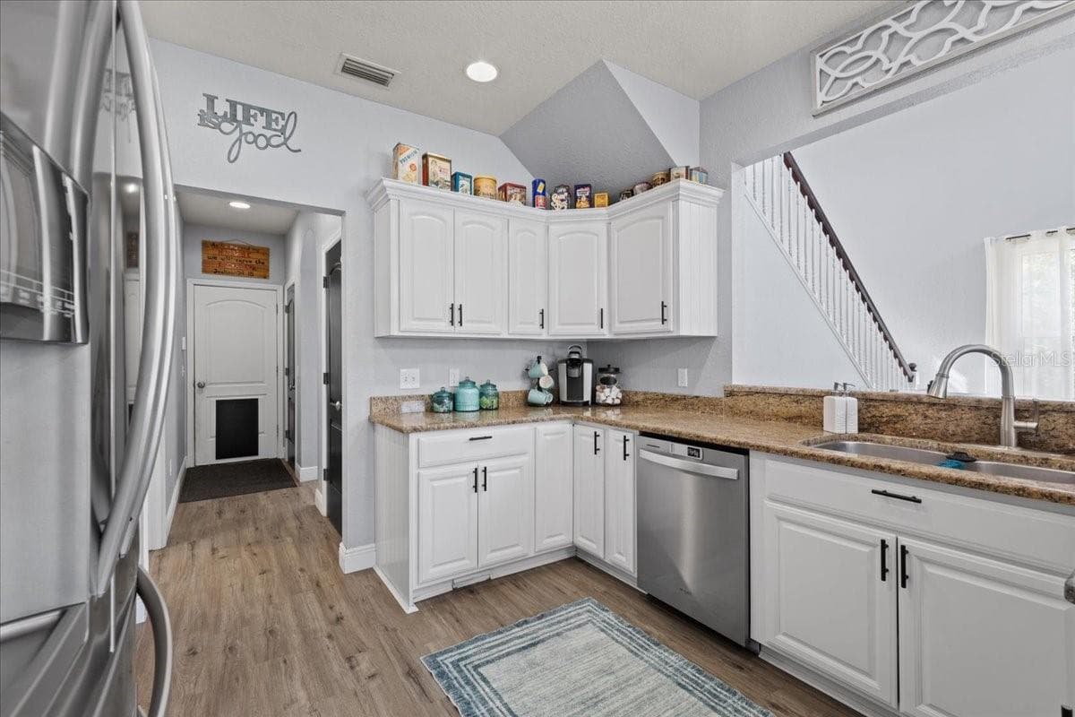 2600 48TH AVENUE — photo 15 of 100
