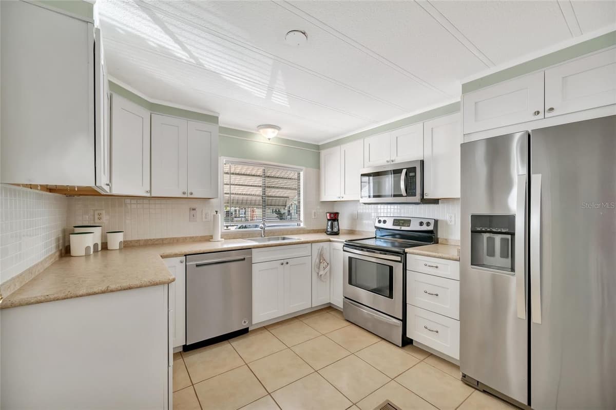 110 SAINT LUCIA LOOP — photo 6 of 39